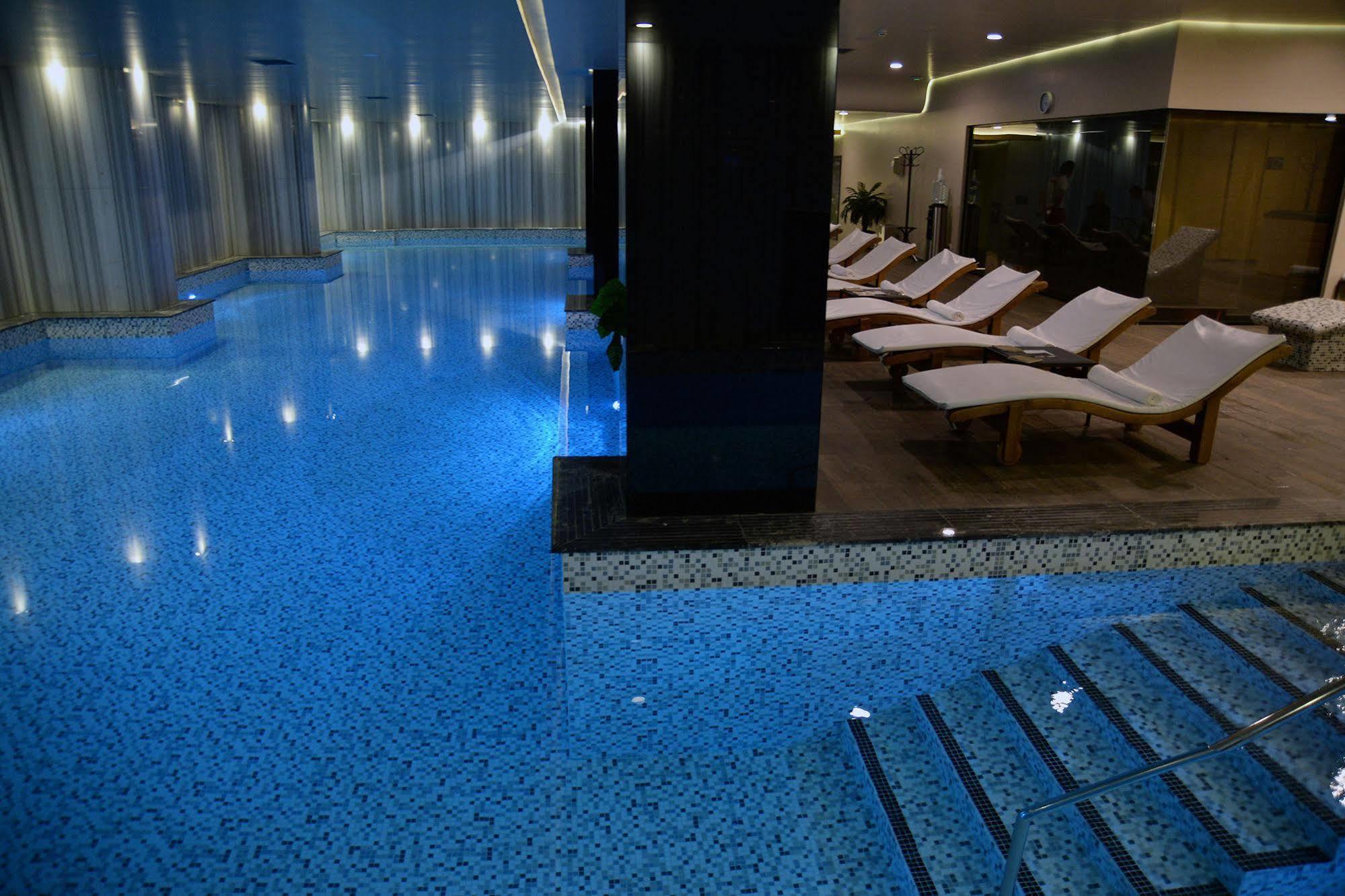 Hotel Russia Skopje Ngoại thất bức ảnh